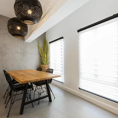 תל אביב Localz - Bazel Central Apartment With Balcony מראה חיצוני תמונה