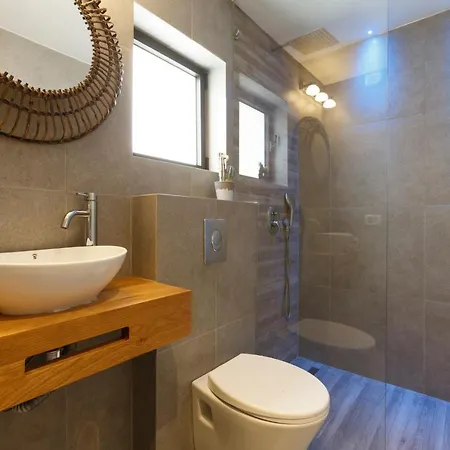 תל אביב Localz - Bazel Central Apartment With Balcony מראה חיצוני תמונה