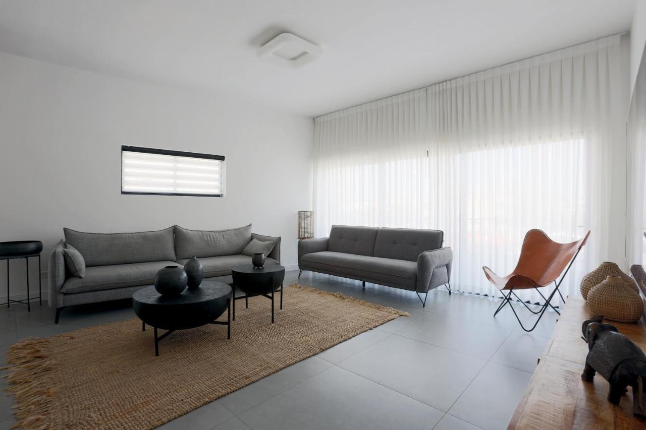 Localz - Bazel With Balcony * Tel Aviv