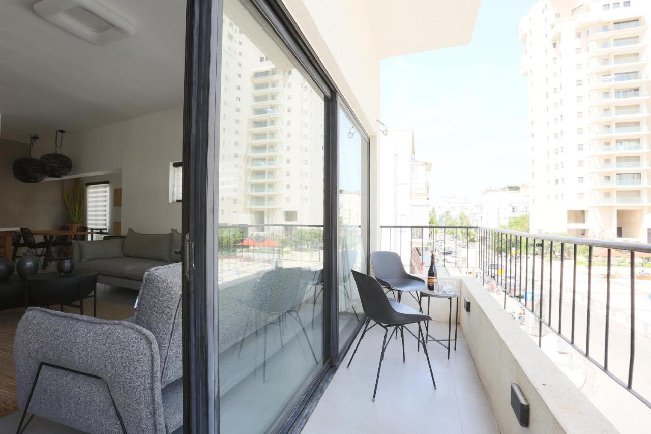 Localz - Bazel With Balcony *